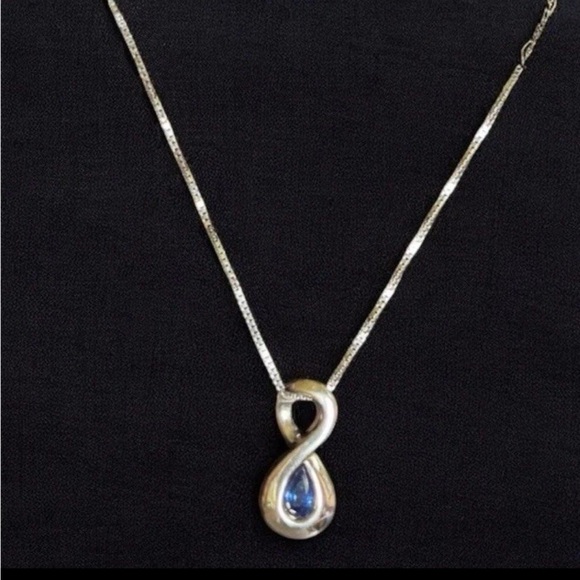Stunning 14k White Gold and Sapphire Infinity Pendant Necklace~4.grams - Picture 3 of 3